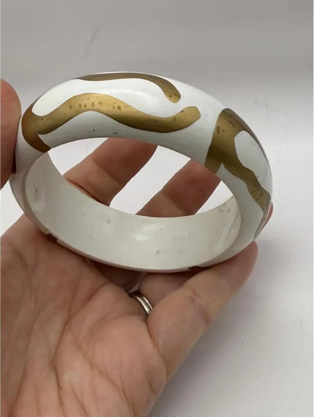 Raffine Vintage White and Gold Painted Bangle Bracelet